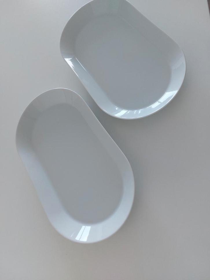 IKEA Twee witte porseleinen schalen, Huis en Inrichting, Woonaccessoires | Schalen en Manden, Nieuw, Schaal, Ovaal, Porselein of Keramiek