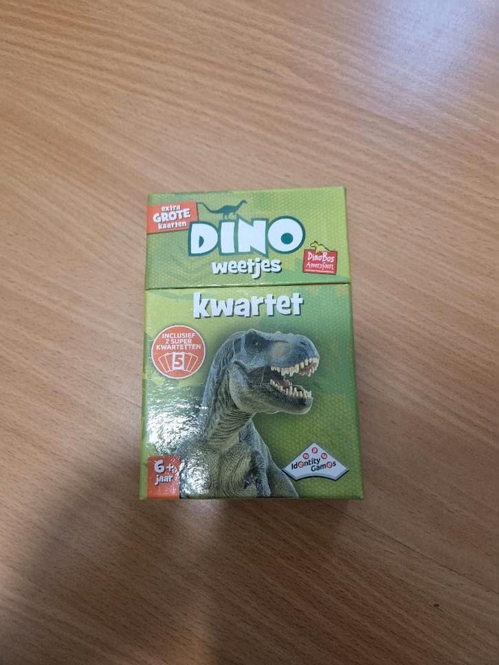 Dino weetjes kwartet, Hobby en Vrije tijd, Gezelschapsspellen | Kaartspellen, Zo goed als nieuw, Een of twee spelers, Drie of vier spelers