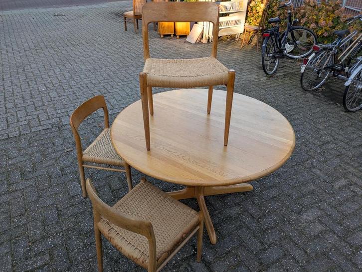 Deens vintage design Möller eetkamer set , gesigneerd, Huis en Inrichting, Stoelen, Gebruikt, Riet of Rotan, Bruin, Ophalen of Verzenden