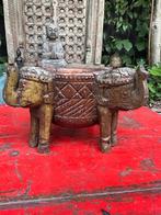 Olifant houtsnijwerk schaal uit India Indiase handwerk, Huis en Inrichting, Woonaccessoires | Schalen en Manden, Verburgt Vintage