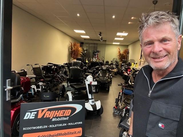 Nieuwe Rollator? Slecht ter been? Een goedkope rollator?, Diversen, Rollators, Zo goed als nieuw, Lichtgewicht, Opvouwbaar, Ophalen of Verzenden