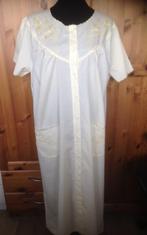 Maat: XXL / Vintage / Lang nachthemd / licht geel, Vintage, Ophalen of Verzenden, Geel, Nachtkleding
