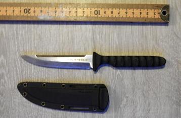 Cold Steel tokyo Spike nekmes beschikbaar voor biedingen