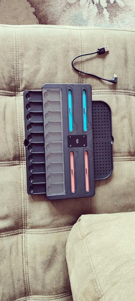 Nieuw switch 2 joy con charging dock+ thumb grip beschermers, Spelcomputers en Games, Spelcomputers | Nintendo Consoles | Accessoires