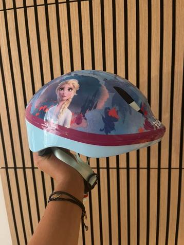 Frozen fietshelm 52-56 cm beschikbaar voor biedingen
