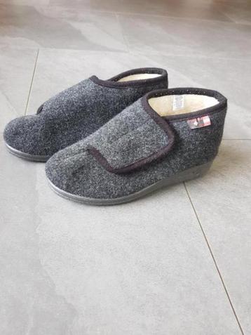 Verbandschoenen Nadelfilz met voering van scheerwol maat 41 beschikbaar voor biedingen