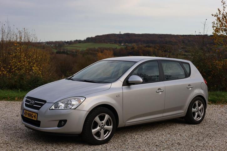 Kia (Pro) Cee d 1.6 Cvvt AUT 2008 Grijs, Auto's, Kia, Particulier, (Pro) Cee d, ABS, Airbags, Android Auto, Apple Carplay, Bluetooth