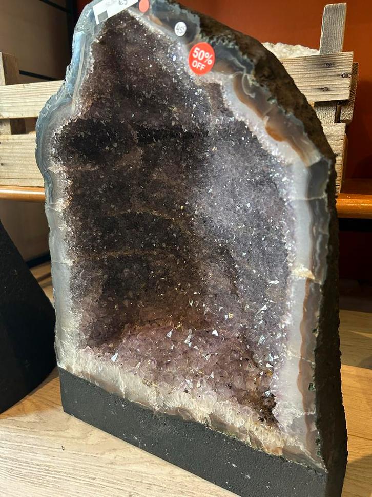 Grote Amethist Geode - 26 KG - 50% Korting!, Verzamelen, Mineralen en Fossielen, Mineraal, Ophalen of Verzenden