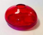 Plat glazen bolvaasje, rood glas, Ophalen of Verzenden, Rood, Glas, Minder dan 50 cm