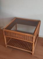 Salontafel rotan met plaats voor tijdschriften enz, Huis en Inrichting, Tafels | Salontafels, Ophalen, Gebruikt, 50 tot 100 cm