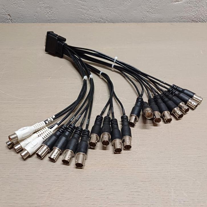 AUDIO VIDEO BREAKOUT KABEL DVI  BNC CONNECTOR RCA CCTV, Computers en Software, Pc- en Netwerkkabels, Zo goed als nieuw, Ophalen of Verzenden