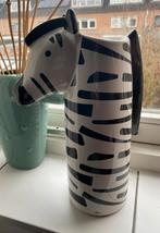 Vaas in de vorm van een zebra - zebra vaas HEMA - vaas, Ophalen, Overige kleuren, Aardewerk of Porselein, Zo goed als nieuw