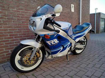 Yamaha  fzr 1000 1987 bl/ wit beschikbaar voor biedingen