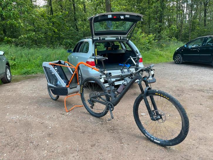 Tout terrain Singletrailer II te huur / Racefiets / MTB, Fietsen en Brommers, Fietsaccessoires | Aanhangers en Karren, Zo goed als nieuw