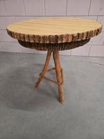 Houten tafeltje., Huis en Inrichting, Tafels | Bijzettafels, Minder dan 55 cm, Gebruikt, Vierkant, Ophalen