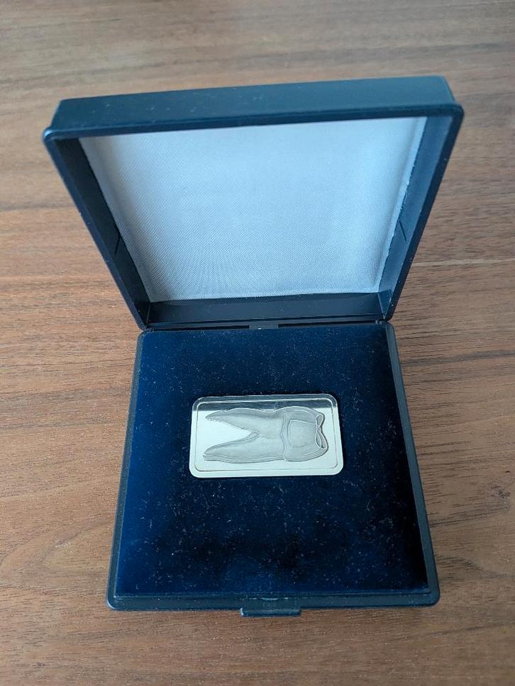 degussa zilverbaartje uit jaren 80 1 troy ounce, Postzegels en Munten, Edelmetalen en Baren, Zilver, Ophalen of Verzenden