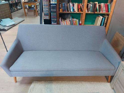 Bank (grijs) en antraciet bank + hocker of loungebank, Huis en Inrichting, Banken | Sofa's en Chaises Longues, Nieuw, Tweepersoons