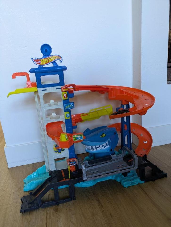 Hotwheels haaien racebaan, Kinderen en Baby's, Speelgoed | Racebanen, Zo goed als nieuw, Racebaan, Handmatig, Hot Wheels, Ophalen