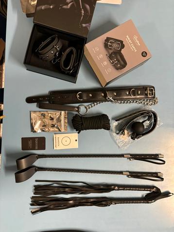 Nieuwe SM bondage set beschikbaar voor biedingen