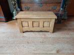Kist van meubelfabriek Oisterwijk / Vintage / Massief eiken, Gebruikt, Eikenhout, Minder dan 50 cm, Ophalen of Verzenden