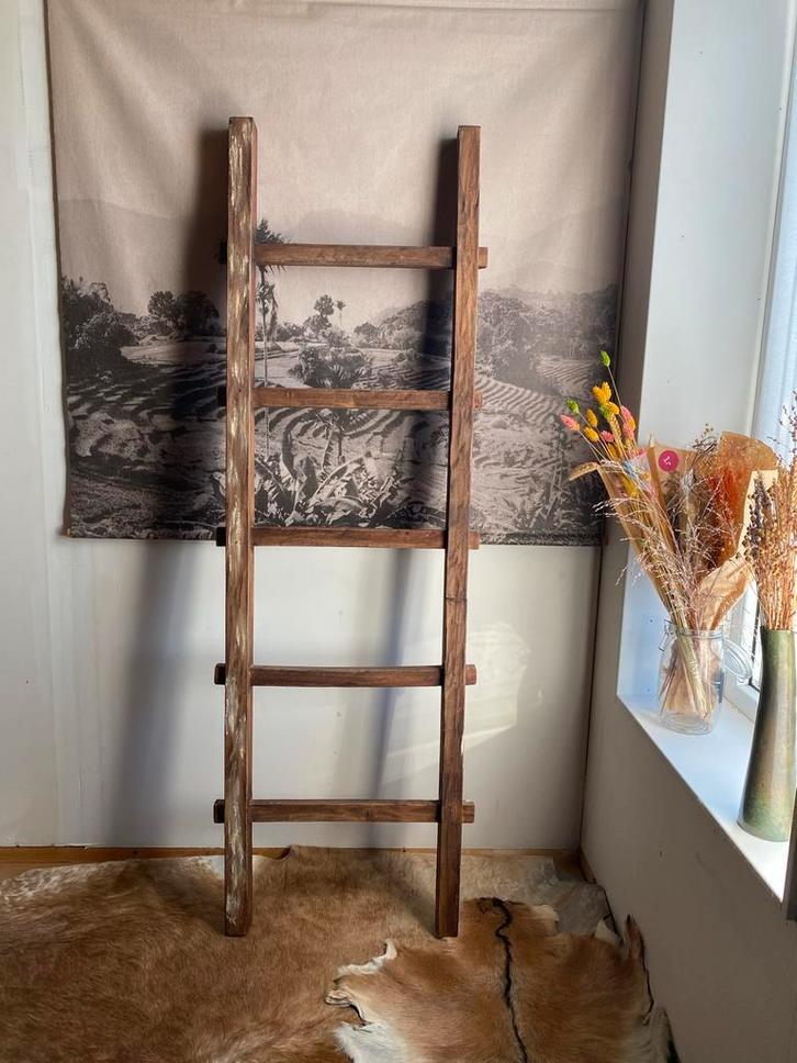 Industriële Houten decoratieve trap voor in huis, Huis en Inrichting, Overige Huis en Inrichting, Zo goed als nieuw, Ophalen