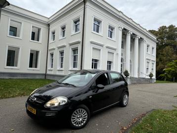 Fiat Punto Evo 1.2 5 DRS 1:22 ! € 1950,= ! (bj 2011) beschikbaar voor biedingen