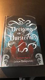 Dreiging en Duisternis van Leigh Bardugo, Ophalen of Verzenden, Zo goed als nieuw