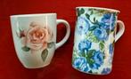 Thee koffie mokken blauwe roze rozen bloemen aardbeien, Ophalen of Verzenden, Porselein, Overige stijlen, Kop(pen) en/of Schotel(s)