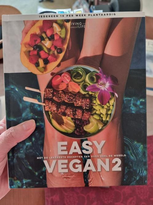 Easy vegan 2 - Living the Green life, Boeken, Kookboeken, Zo goed als nieuw, Ophalen of Verzenden