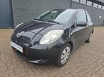 Toyota Yaris 1.3 16V Vvt-i 3DR MMT 2007 Zwart automaat, Auto's, Toyota, Stof, 4 cilinders, Zwart, Bedrijf