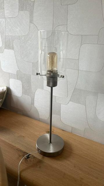 Tafellamp beschikbaar voor biedingen