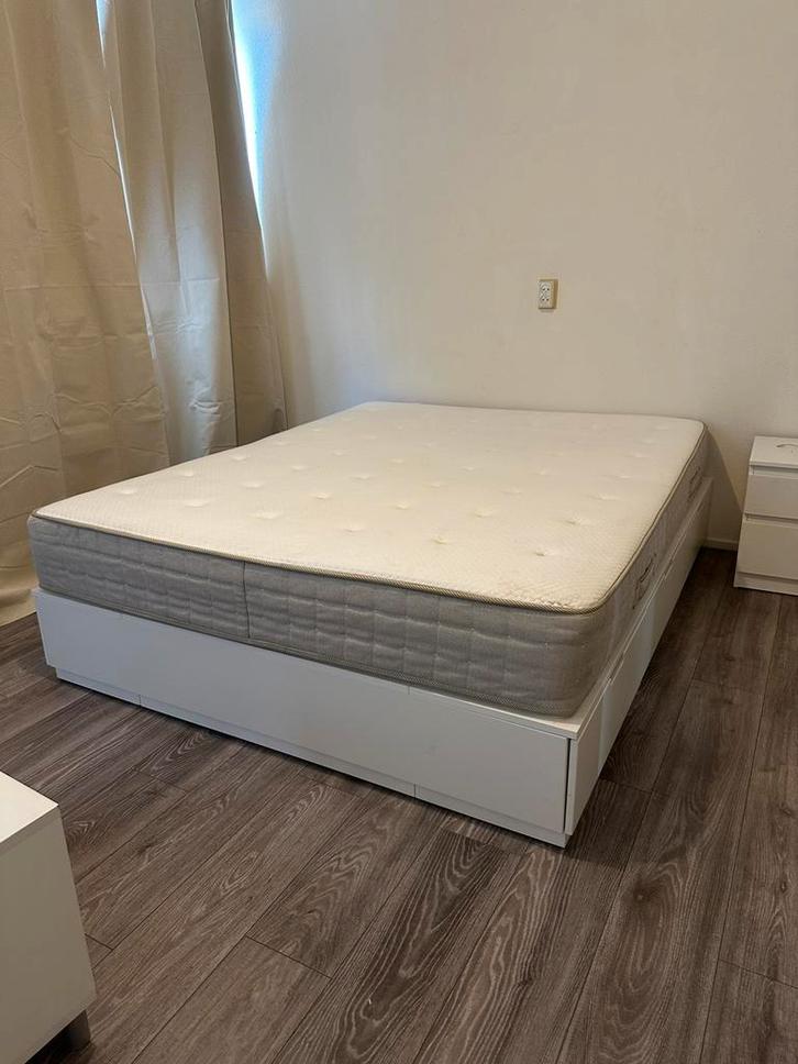 Tweepersoonsbed met matras 160x200, Huis en Inrichting, Slaapkamer | Bedden, Gebruikt, Tweepersoons, 160 cm, Hout, Wit, Ophalen