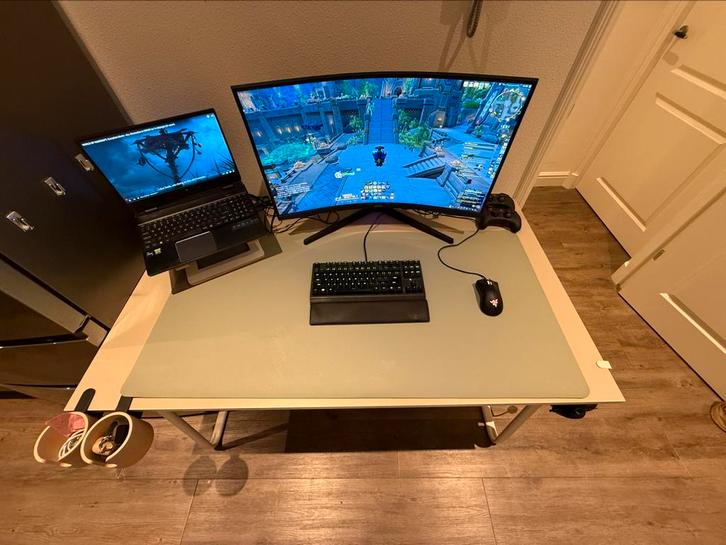 IKEA HUVUDSPELARE bureau, Huis en Inrichting, Bureaus, Zo goed als nieuw, Ophalen of Verzenden