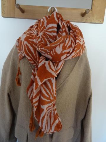 Sjaal in herfstkleuren  beschikbaar voor biedingen