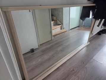 Grote Rechthoekige Spiegel beschikbaar voor biedingen