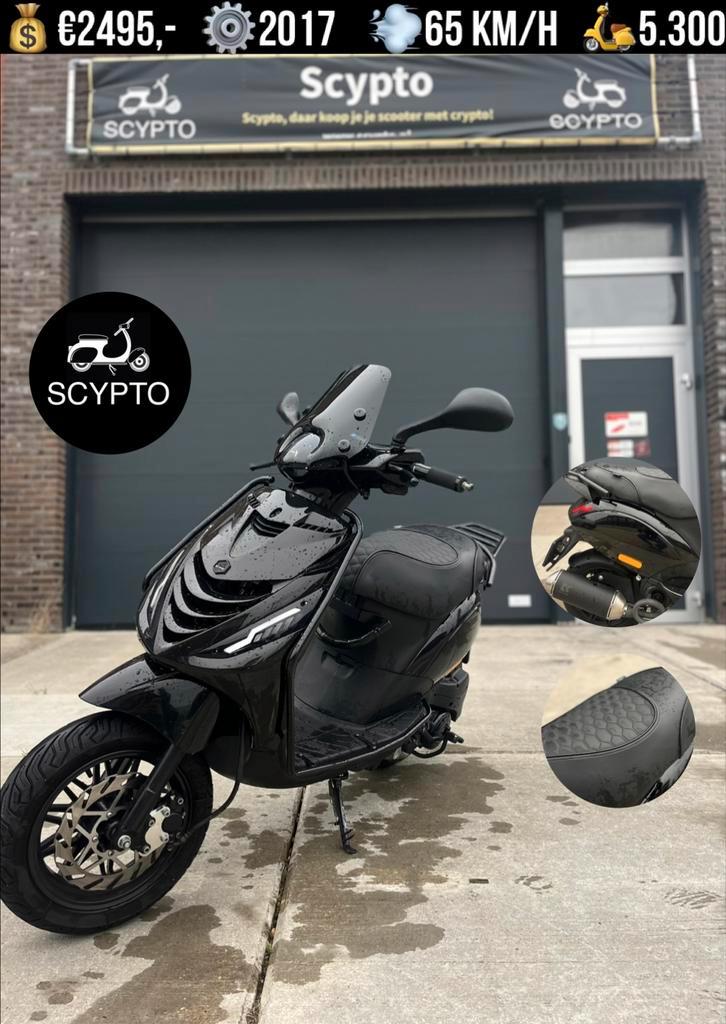 Dikste Piaggio Zip | 2017 | FULL OPTION | Verhoogde voorvork, Fietsen en Brommers, Scooters | Piaggio, Zo goed als nieuw, Zip