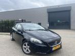 Volvo V40 2.0 D4 Momentum Panoramadak, Euro 5, Gebruikt, 4 cilinders, Zwart