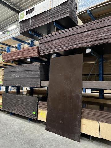 Betonplex | houten platen | glad | beton triplex | hardhout beschikbaar voor biedingen