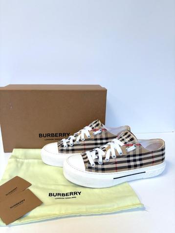 BURBERRY Jack low Beige nova check canvas sneakers  Maat 41 beschikbaar voor biedingen