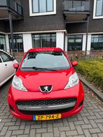 Peugeot 107 1.0 12V 5DR 2010 Rood, Auto's, Peugeot, Voorwielaandrijving, 4 stoelen, 68 pk, Handgeschakeld