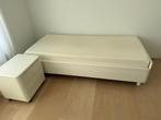 Eenpersoonsbed met Tempur matras + nachtkastje, Huis en Inrichting, Ophalen, 90 cm, Eenpersoons, Wit