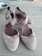 Pumps nude beige Manfield 39 suede, Ophalen of Verzenden, Zo goed als nieuw, Beige
