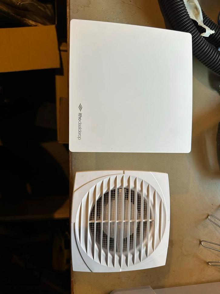 2 Badkamerventilatoren 100mm, Doe-het-zelf en Verbouw, Ventilatie en Afzuiging, Gebruikt, Ventilator, Ophalen of Verzenden