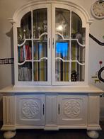 Witte boogkast met houtsnijwerk - babykamer, Ophalen, 50 tot 70 cm, 105 cm of meer, 100 cm of meer