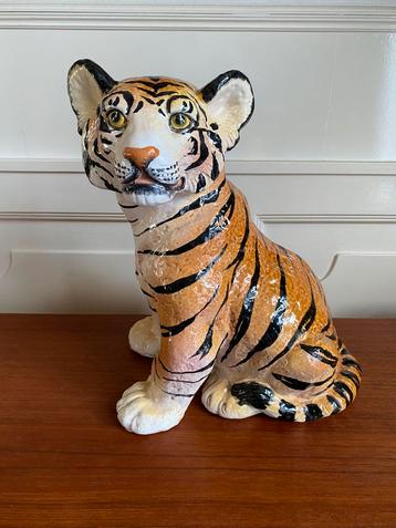 Keramische Tijger welp beschikbaar voor biedingen