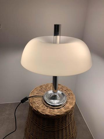 Mooie vintage design tafellamp - jaren 70 beschikbaar voor biedingen