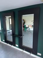 Stoere zwarte kapsalon spiegels met voetensteunen