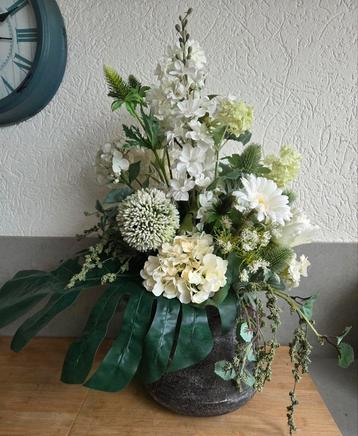 Mooi compleet bloemstuk incl pot  beschikbaar voor biedingen