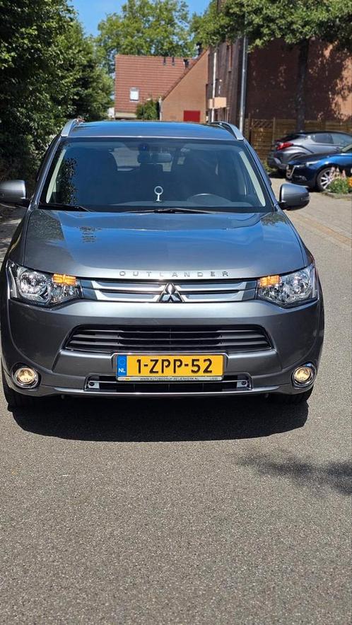 Mitsubishi Outlander 2.0 MPI 2WD CVT 2015 Grijs, Auto's, Mitsubishi, Particulier, Outlander, Benzine, C, SUV of Terreinwagen, Automaat