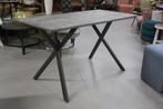 Hippe eettafel tafel metaal grijs betonlook 140x70 cm.
